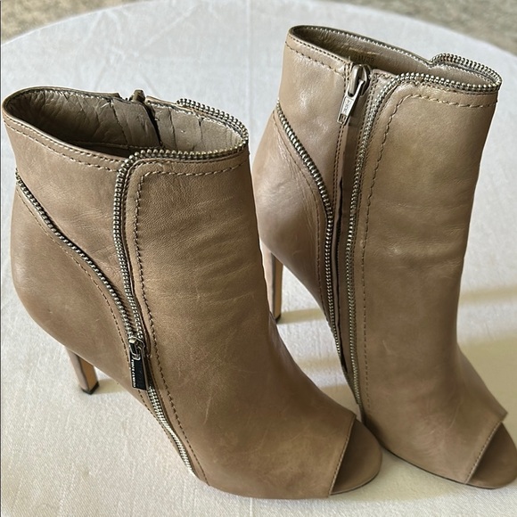EUC Vince Camuto Tan Peep-Toe Ankle Booties - Picture 1 of 7